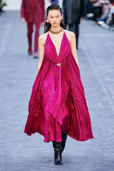 Look 18